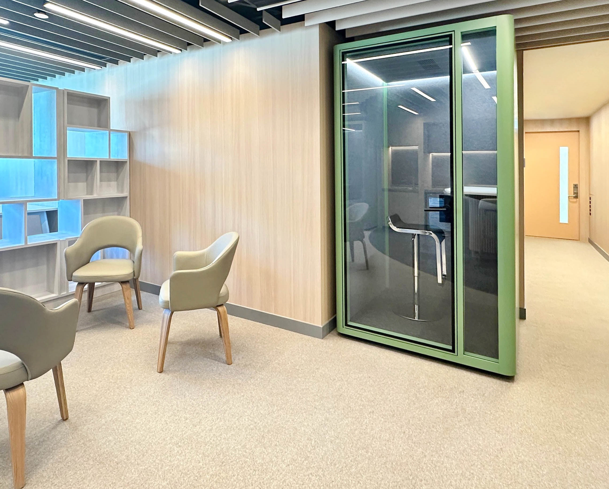 Single-person pod